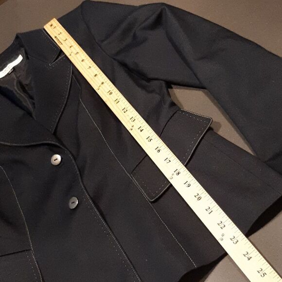 TAHARI  Arthur S. Levine sz 6 tailored, saddle stitched navy jacket - Picture 6 of 7